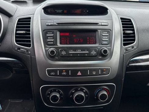 Used 2014 Kia Sorento LX FWD image 11