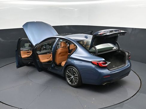 Used 2023 BMW 530e xDrive w/ Convenience Package image 47