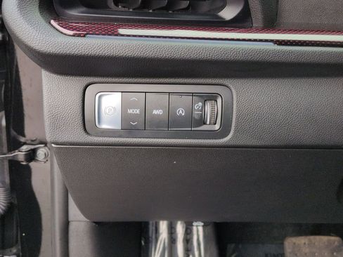 Used 2025 Chevrolet Traverse RS AWD/4WD image 16