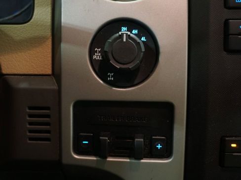 Used 2012 Ford F150 XLT w/ XLT Chrome Pkg image 16