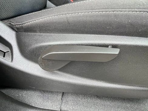 Used 2022 Chevrolet Colorado LT image 15