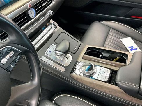 Used 2021 Genesis G90 3.3T Premium image 16