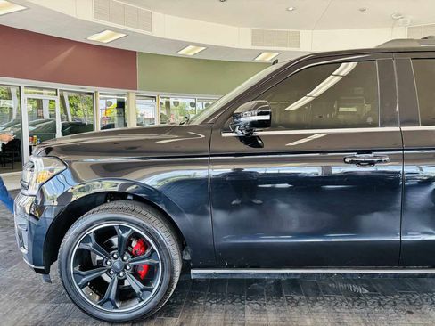 Used 2022 Ford Expedition Limited w/ Equipment Group 304A AWD/4WD image 14