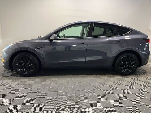 Used 2022 Tesla Model Y Long Range image 22