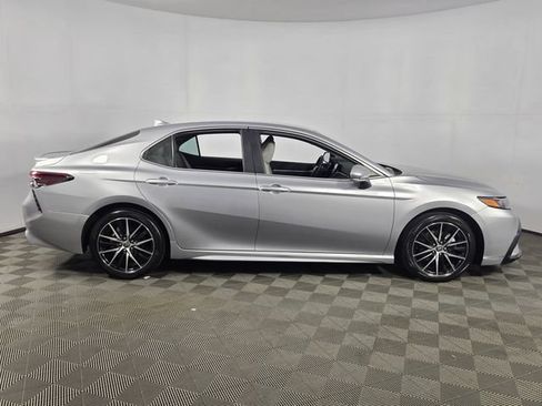 Used 2023 Toyota Camry SE AWD/4WD image 10
