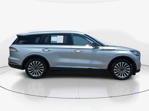 Used 2023 Lincoln Aviator AWD w/ Premium Package image 5