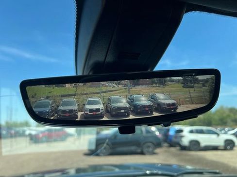 Used 2021 GMC Sierra 1500 AT4 w/ AT4 Value Package AWD/4WD image 25