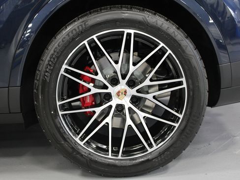 New 2026 Porsche Cayenne S image 12