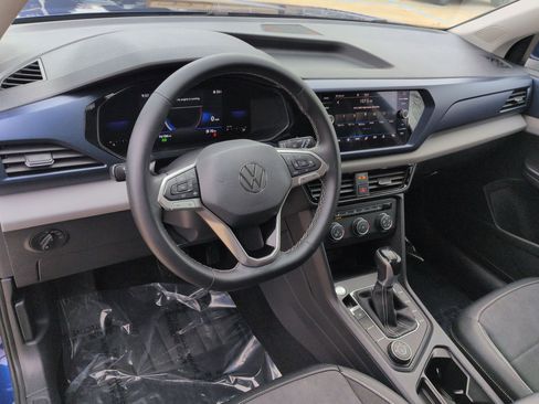 Used 2022 Volkswagen Taos SE image 9