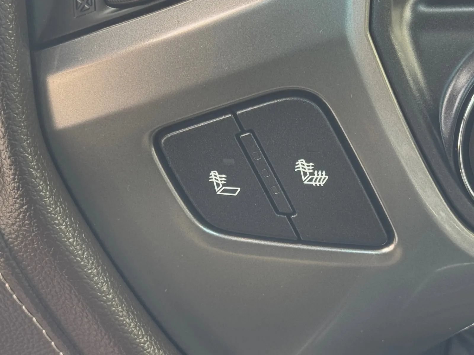 Used 2018 Chevrolet Silverado 1500 LTZ Z71 AWD/4WD image 27