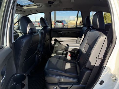 Used 2019 Honda Pilot Touring image 14