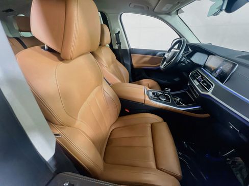 Used 2022 BMW X7 xDrive40i w/ Premium Package AWD/4WD image 29