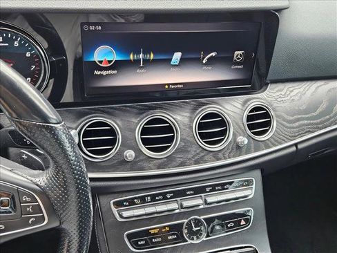 Used 2018 Mercedes-Benz E 300 image 10