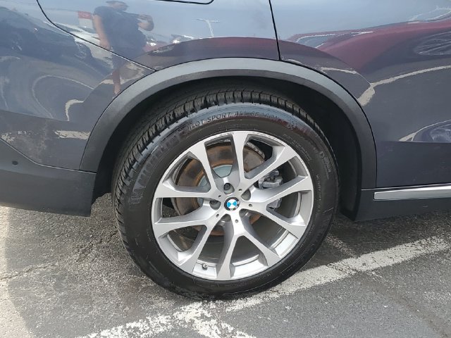 Used 2019 BMW X5 xDrive40i w/ Premium Package 2 AWD/4WD image 5