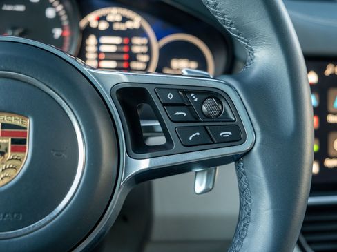 Certified 2023 Porsche Cayenne Platinum Edition image 31