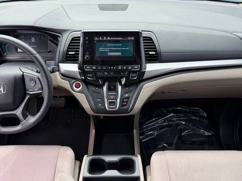 Used 2018 Honda Odyssey EX image 8