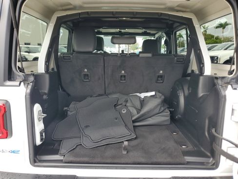 Used 2023 Jeep Wrangler Unlimited Sahara w/ Cold Weather Group image 15