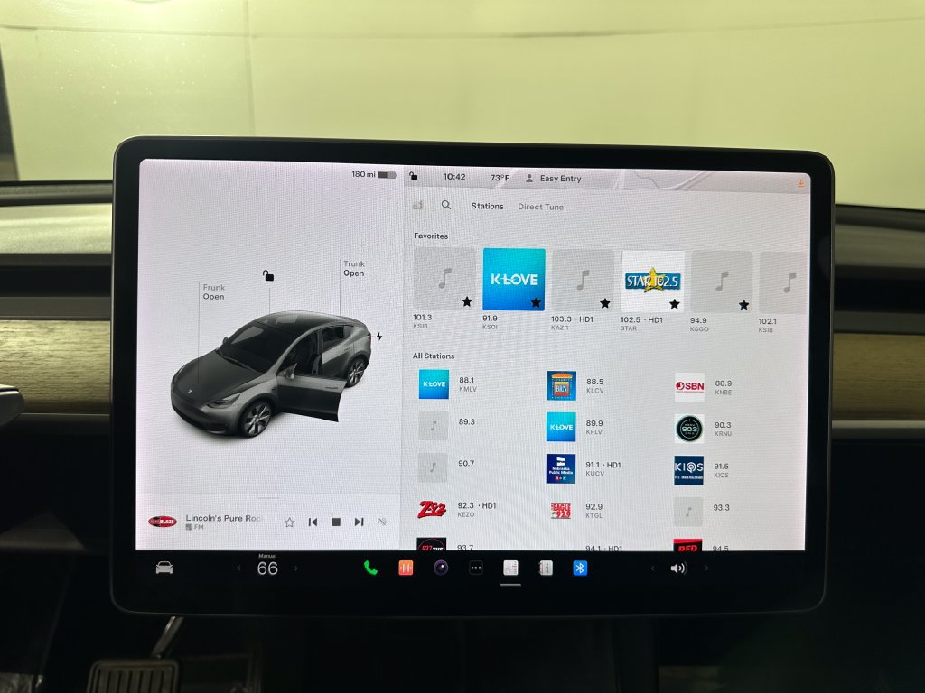 Used 2022 Tesla Model Y Long Range AWD/4WD image 26