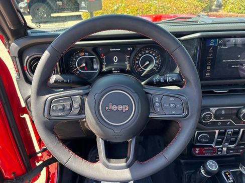 Used 2024 Jeep Wrangler Unlimited Rubicon w/ XTREMEE 35" Tire Package image 22