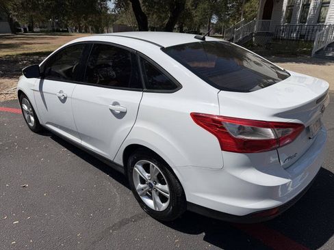 Used 2014 Ford Focus SE FWD image 3