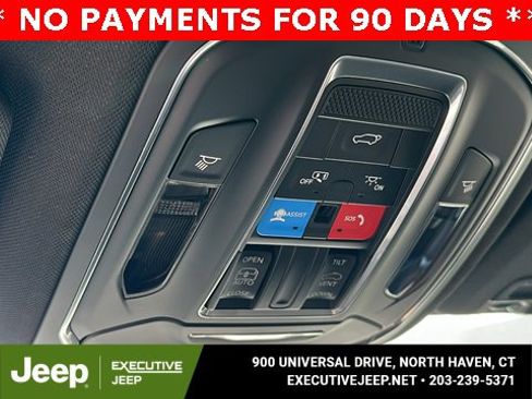 New 2025 Jeep Grand Cherokee Laredo w/ Luxury Tech Group I image 20