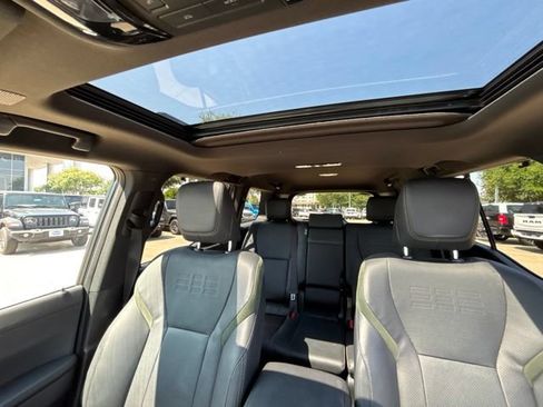 Used 2024 Lexus GX 550 AWD/4WD image 16