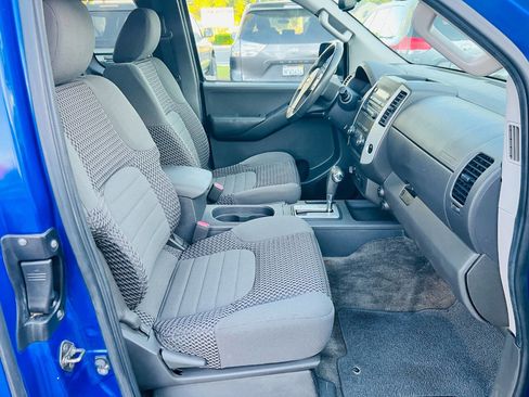 Used 2012 Nissan Frontier SV w/ SV Premium Utility Pkg image 16