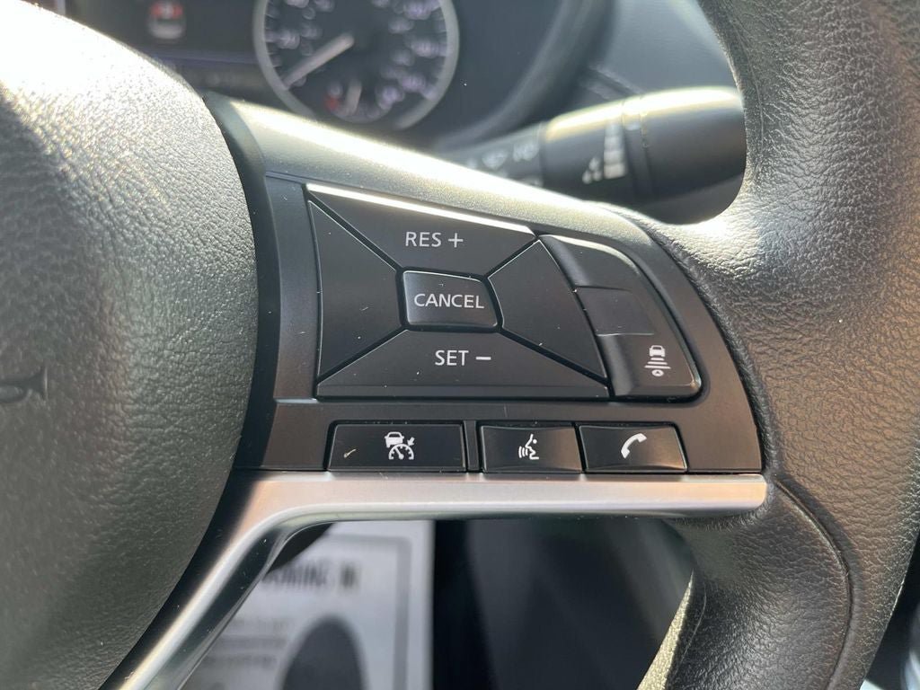 Used 2025 Nissan Sentra SV FWD image 25