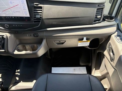 New 2025 Ford Transit 250 148 Medium Roof image 12