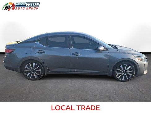 Used 2024 Nissan Sentra SV w/ SV Premium Package image 6