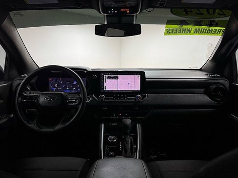 Used 2024 Chevrolet Colorado Trail Boss w/ Technology Package image 22