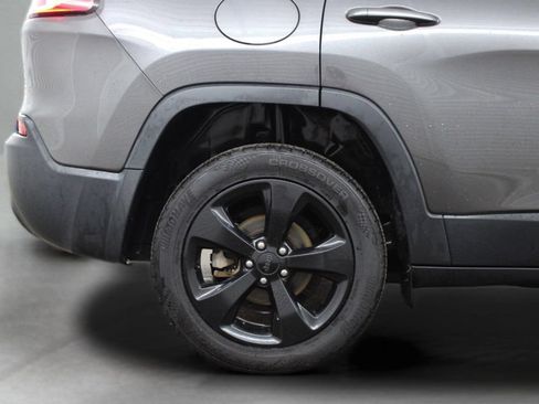 Used 2020 Jeep Cherokee Latitude Plus FWD image 12