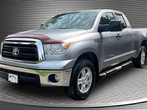 Used 2010 Toyota Tundra 4x4 Double Cab image 3