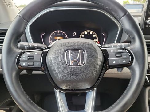 Used 2024 Honda Pilot Touring image 17