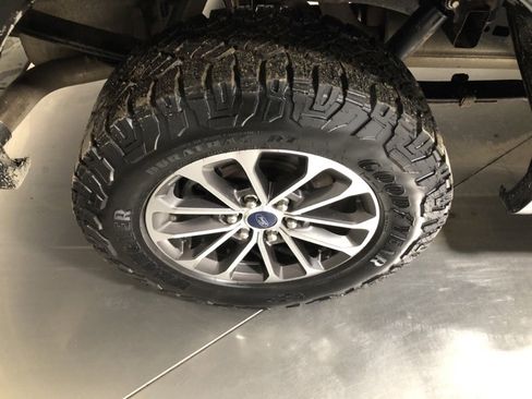 Used 2019 Ford F150 XLT w/ Equipment Group 302A Luxury image 9