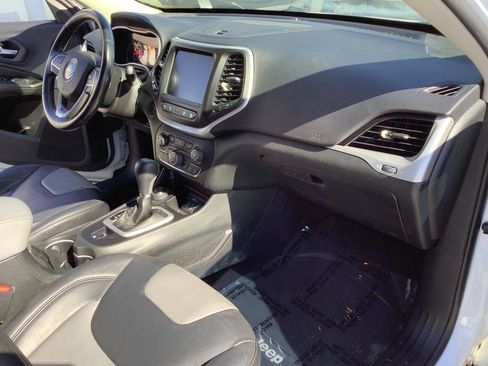 Used 2014 Jeep Cherokee Limited w/ Technology Group AWD/4WD image 36