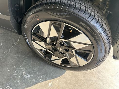 Used 2025 Hyundai Kona SEL image 30