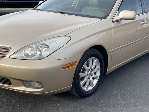 Used 2004 Lexus ES 330 FWD image 11