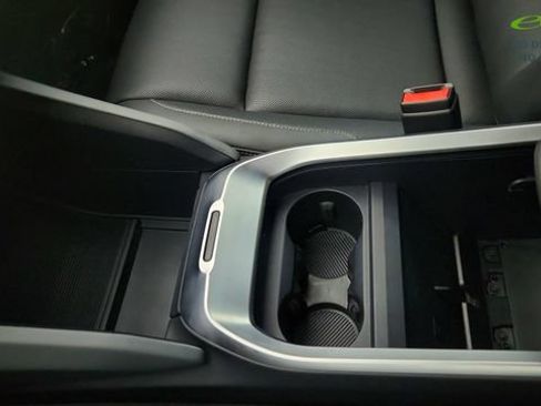 Used 2025 Lucid Air Pure RWD image 51