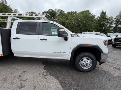 Used 2023 GMC Sierra 3500 Pro w/ Convenience Package AWD/4WD image 12