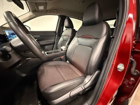 Used 2025 Nissan Kicks SR FWD image 17
