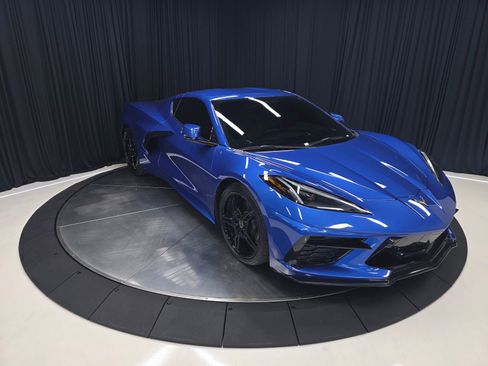 Used 2020 Chevrolet Corvette Stingray Preferred Cpe w/ 2LT Preferred Equipment Group RWD image 7