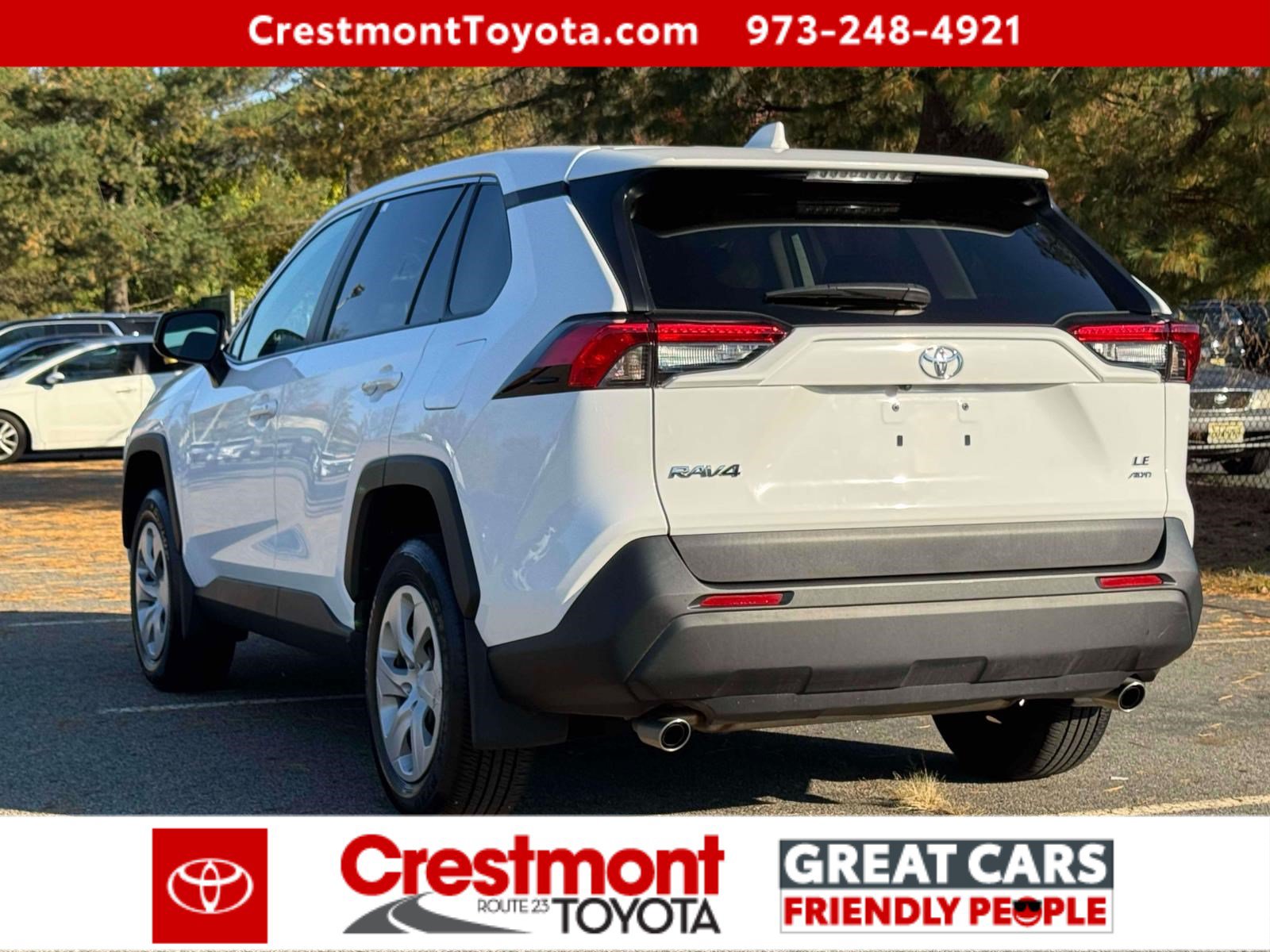 Used 2024 Toyota RAV4 LE AWD/4WD image 4