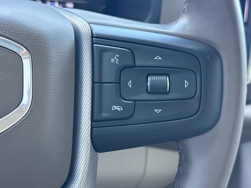 Used 2023 GMC Yukon XL Denali image 18