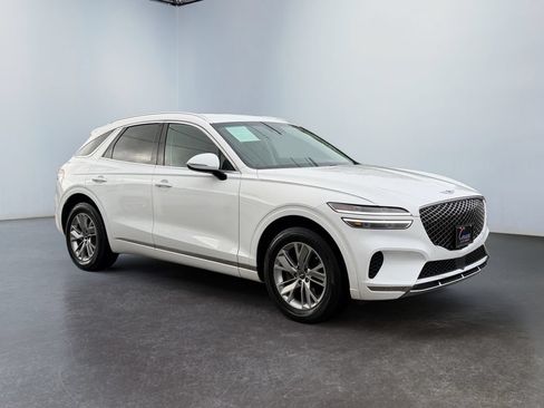 Used 2022 Genesis GV70 2.5T AWD/4WD image 3