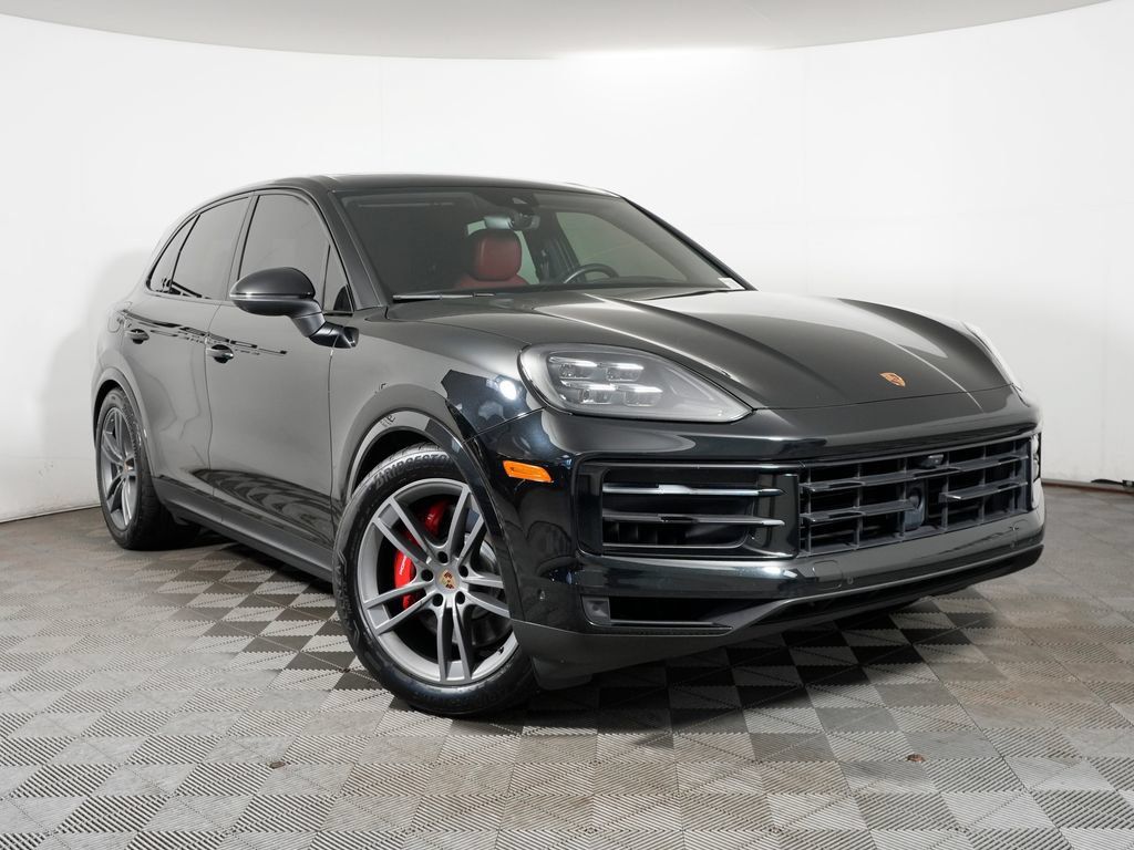Certified 2024 Porsche Cayenne S AWD/4WD image 9