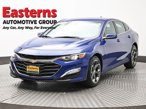 Used 2023 Chevrolet Malibu LT FWD image 1
