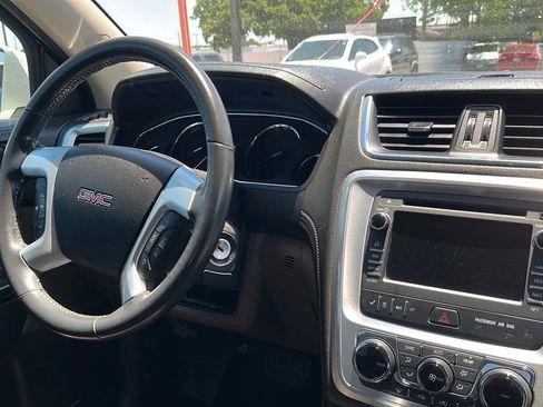 Used 2014 GMC Acadia SLT FWD image 4