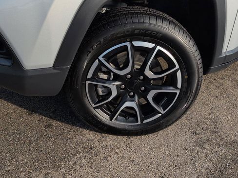 Used 2024 Jeep Compass Trailhawk AWD/4WD image 5