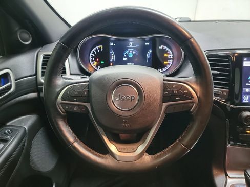 Used 2020 Jeep Grand Cherokee Altitude image 17